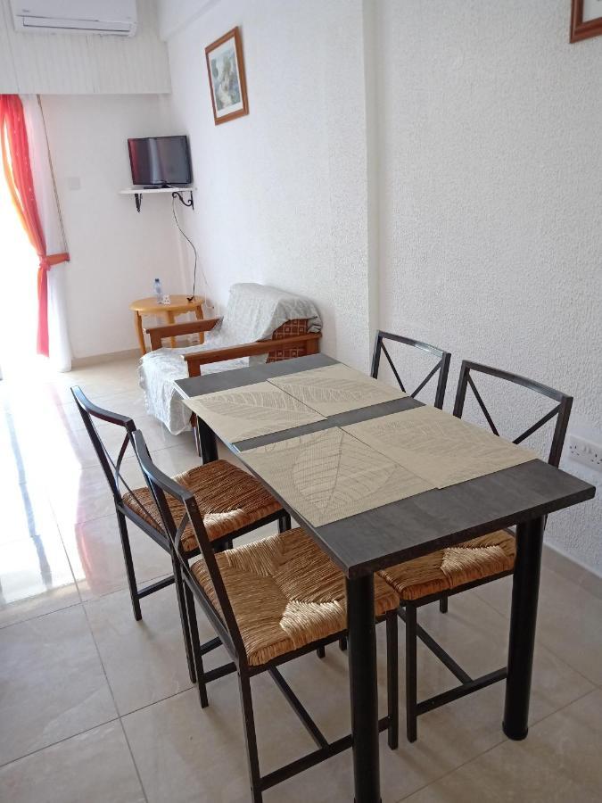1 Bedroom Apartment Larnaca Exterior foto